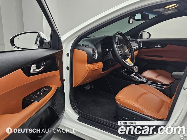 Kia K3 2022 — photo 11
