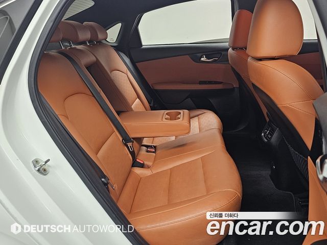 Kia K3 2022 — photo 12