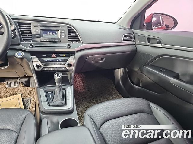Hyundai AVANTE 2016 — photo 10