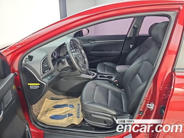 Hyundai AVANTE 2016 — photo 11