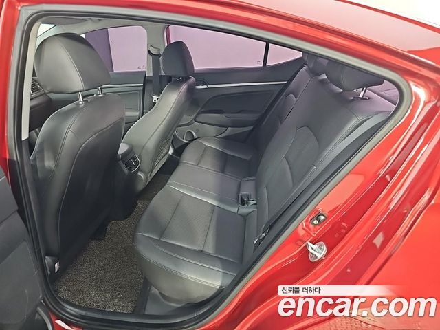 Hyundai AVANTE 2016 — photo 12