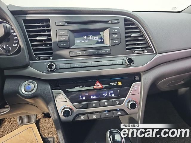 Hyundai AVANTE 2016 — photo 16