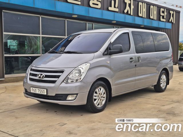 Hyundai Starex 2017 — photo 1