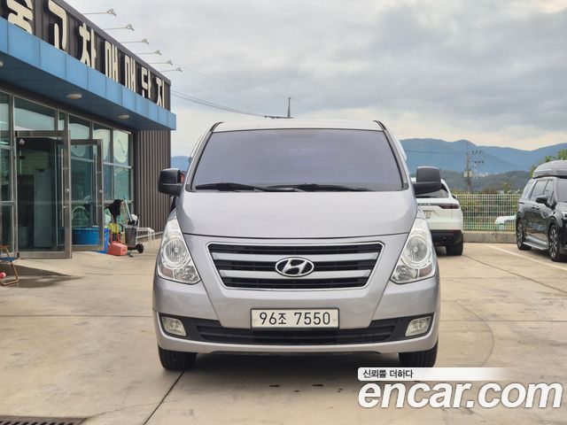 Hyundai Starex 2017 — photo 2