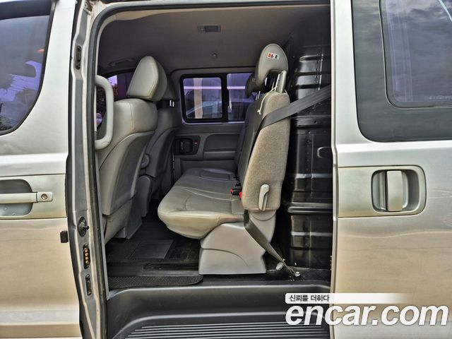Hyundai Starex 2017 — photo 15