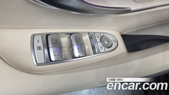 Mercedes-Benz CLS-Class 2021 — photo 29
