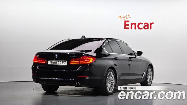 BMW 5-Series 2020 — photo 2