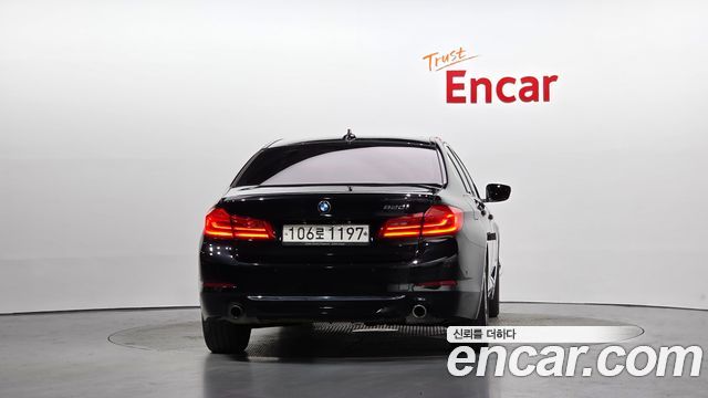 BMW 5-Series 2020 — photo 4