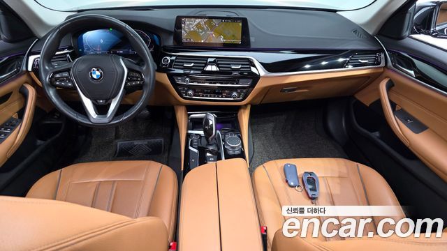BMW 5-Series 2020 — photo 10