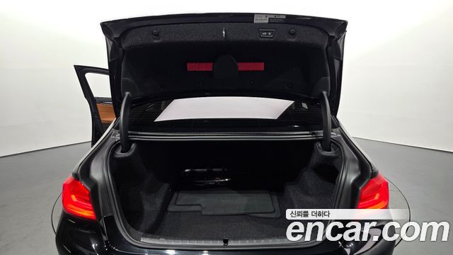 BMW 5-Series 2020 — photo 24