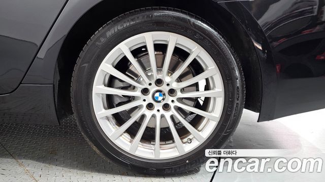 BMW 5-Series 2020 — photo 7