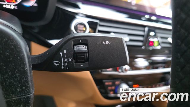 BMW 5-Series 2020 — photo 27