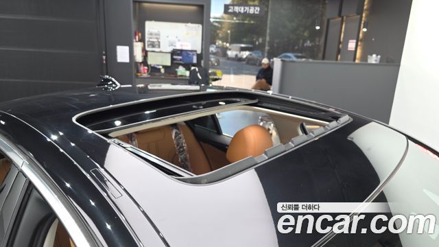 BMW 5-Series 2020 — photo 29