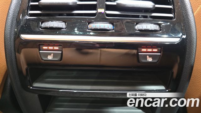 BMW 5-Series 2020 — photo 30