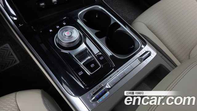 Kia Canival 2023 — photo 12
