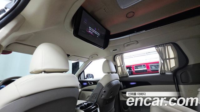 Kia Canival 2023 — photo 18