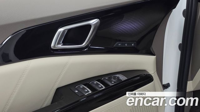 Kia Canival 2023 — photo 21
