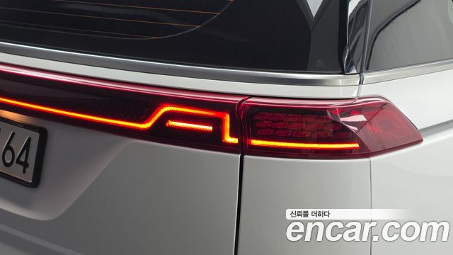 Kia Canival 2023 — photo 9