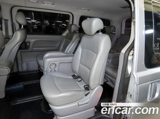 Hyundai Starex 2013 — photo 8