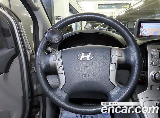 Hyundai Starex 2013 — photo 9