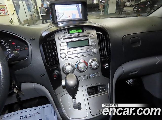 Hyundai Starex 2013 — photo 12