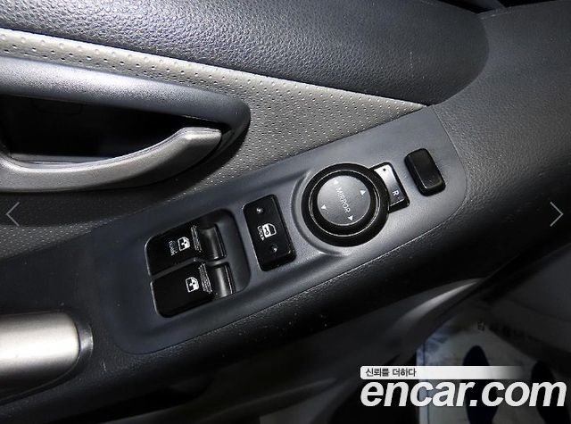 Hyundai Starex 2013 — photo 13