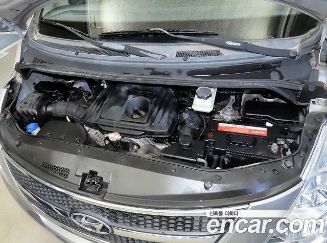 Hyundai Starex 2013 — photo 17