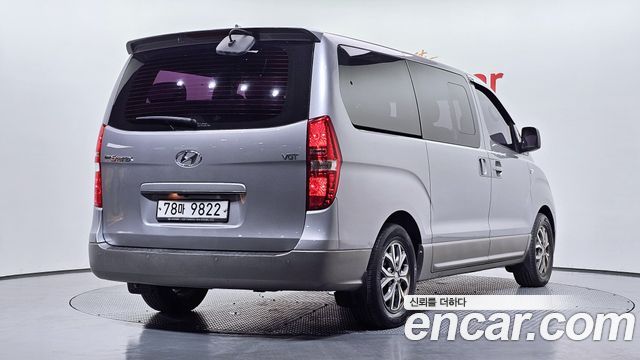 Hyundai Starex 2017 — photo 2