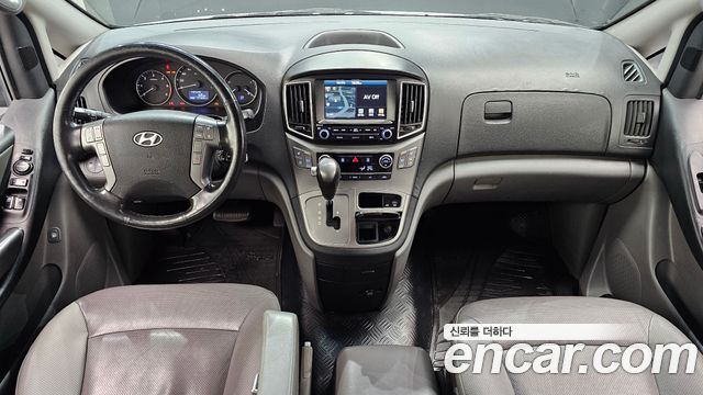 Hyundai Starex 2017 — photo 10