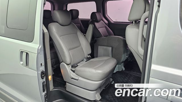 Hyundai Starex 2017 — photo 17