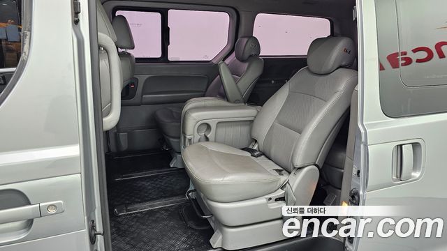 Hyundai Starex 2017 — photo 18