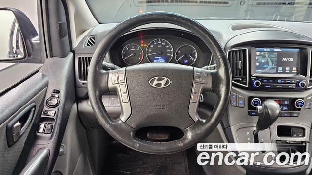 Hyundai Starex 2017 — photo 19