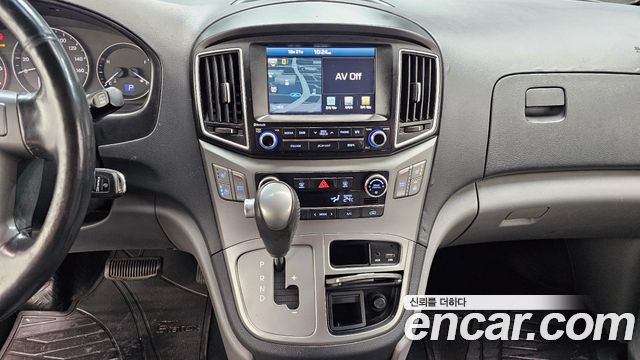 Hyundai Starex 2017 — photo 20