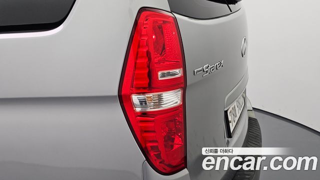 Hyundai Starex 2017 — photo 9