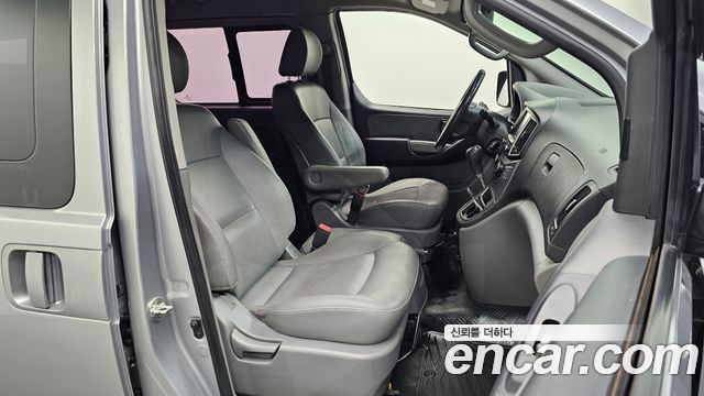 Hyundai Starex 2017 — photo 16