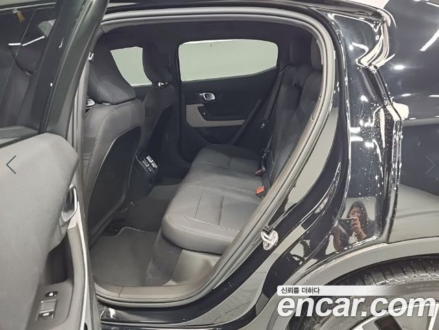Polestar Polestar 2 2023 — photo 12