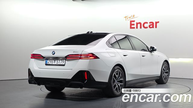 BMW 5-Series 2025 — photo 2