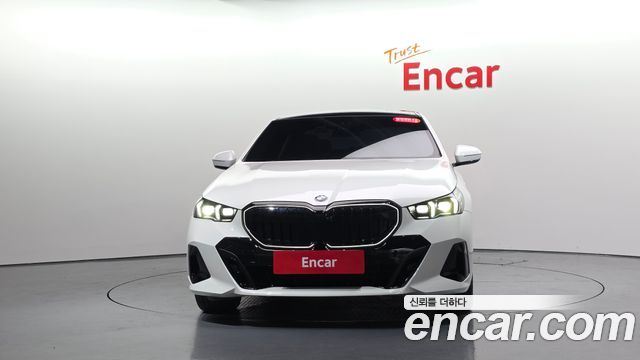 BMW 5-Series 2025 — photo 3