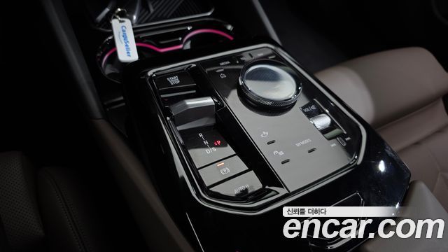 BMW 5-Series 2025 — photo 12