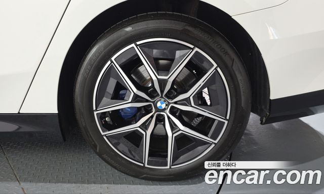 BMW 5-Series 2025 — photo 7