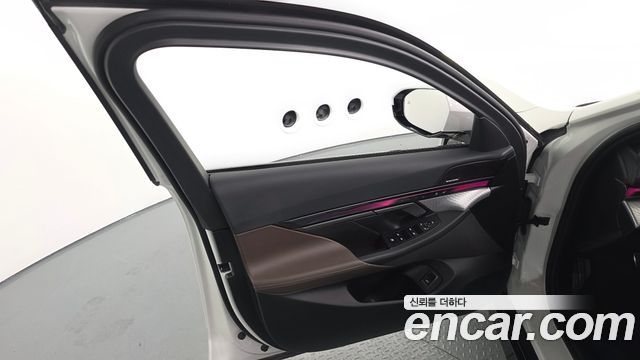 BMW 5-Series 2025 — photo 14