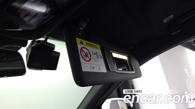 BMW 5-Series 2025 — photo 28