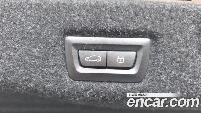 BMW 5-Series 2025 — photo 32