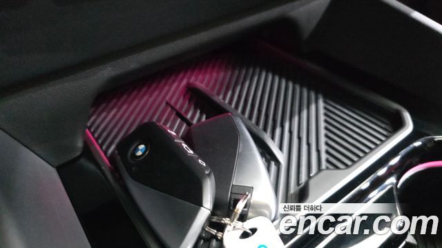 BMW 5-Series 2025 — photo 38