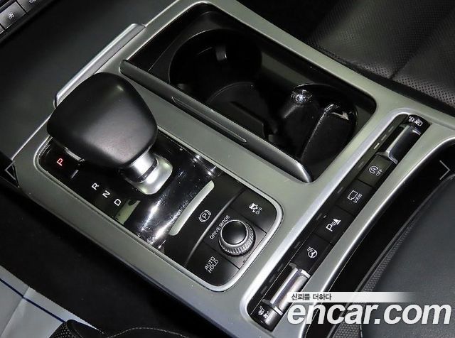 Kia Stinger 2018 — photo 12