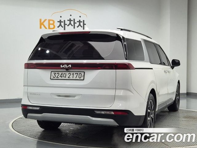 Kia Canival 2023 — photo 3