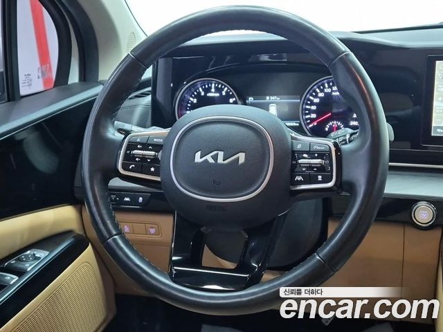 Kia Canival 2023 — photo 6