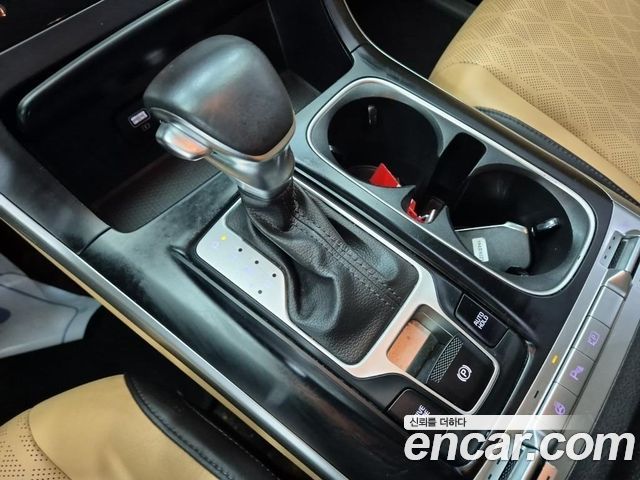 Kia Canival 2023 — photo 12