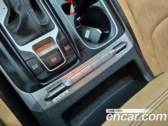 Kia Canival 2023 — photo 13