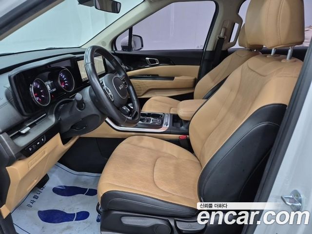 Kia Canival 2023 — photo 14